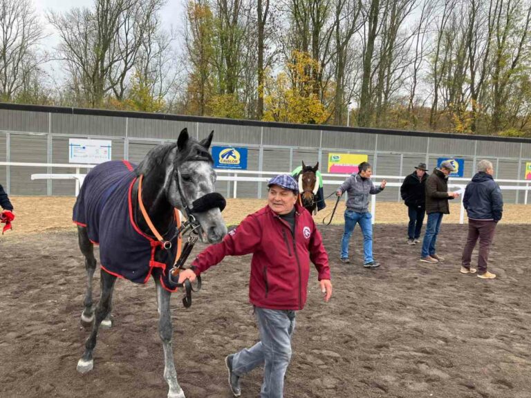 Aradous nach dem Sieg in Mons Foto: GG