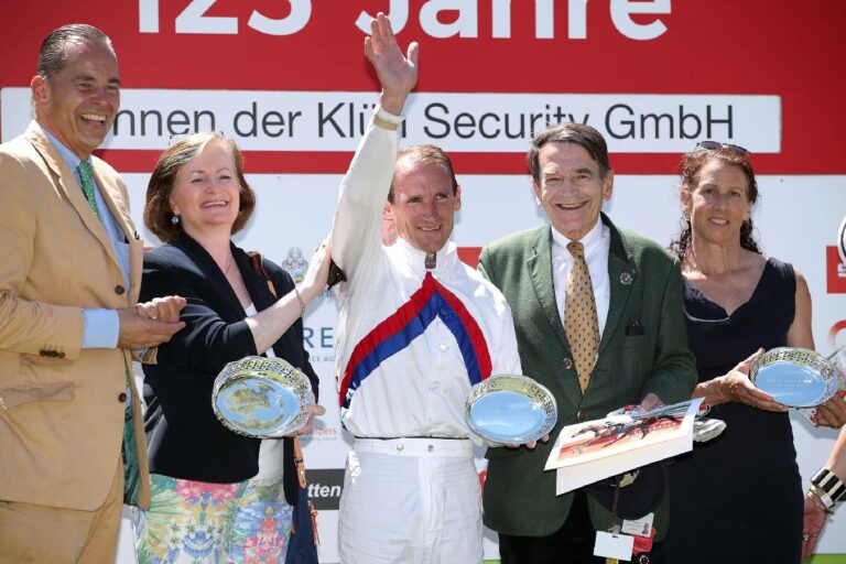 Blaublütiger Frankel-Sohn Ginistrelli Start-Ziel