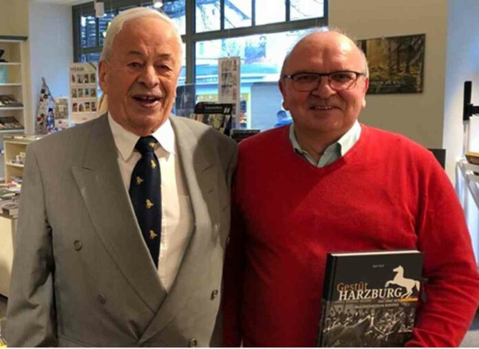 Autor Egon Knof mit Ex-Gestütsleiter Gustav Klotz Autor Egon Knof mit Ex-Gestütsleiter Gustav Klotz