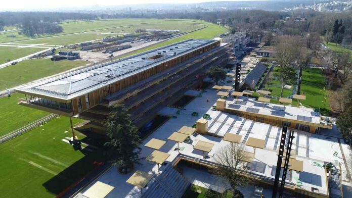 Longchamp aus der Luft (France Galop)