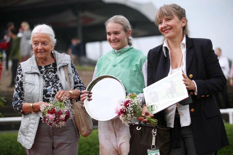 Helga und Martina Seiler mit Lilli-Marie Engels