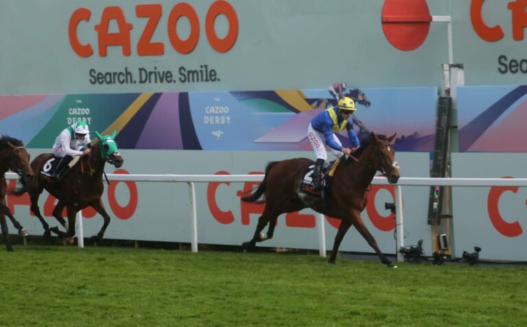 Desert Crown beim Sieg im Epsom Derby