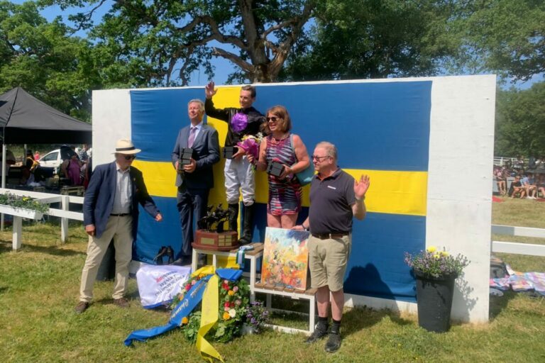 Cabot Cliffs siegt im Champion Hurdle