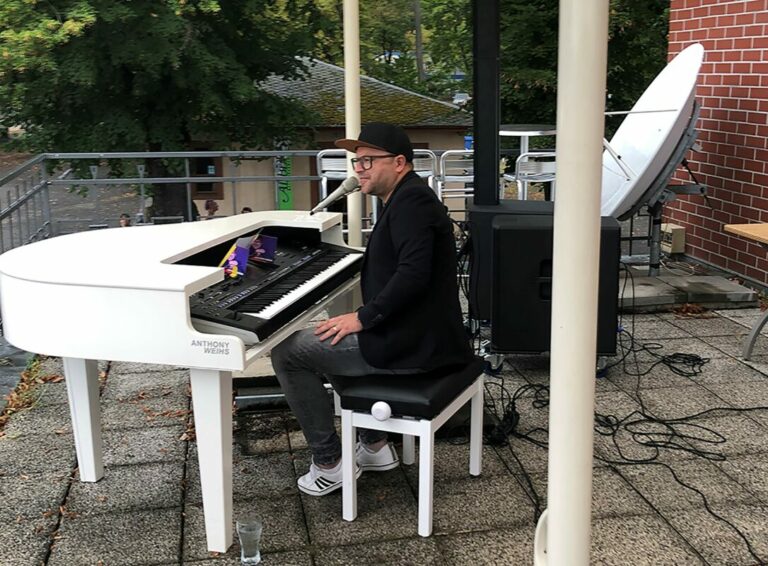 Live-Konzert nach sieben Rennen am Sonntag in Dresden