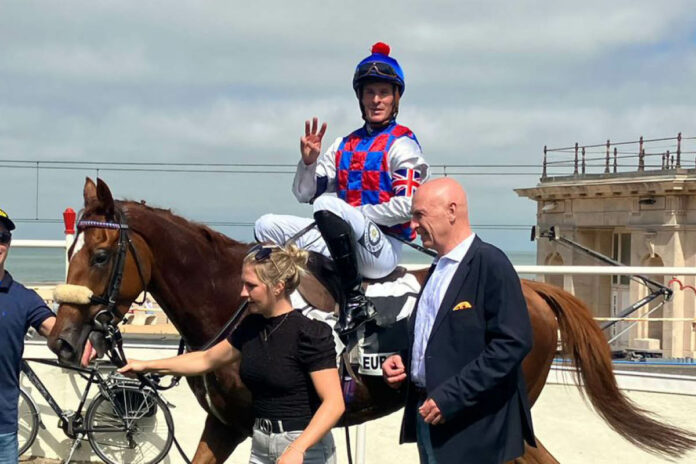 Alvediston sorgt für den dritten Ostende-Sieg für Christian von der Recke Foto: Göbel