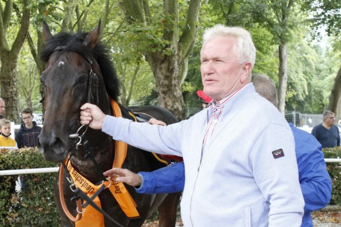 Holger Renz mit Aff un zo nach dem Leger-Sieg 2021 Holger Renz mit Aff un zo nach dem Leger-Sieg 2021