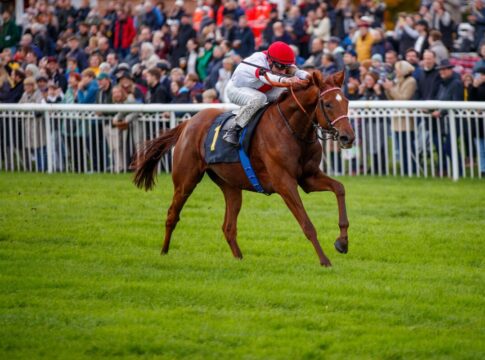 Lordano siegt unter Andrasch Starke im Silbernes Pferd