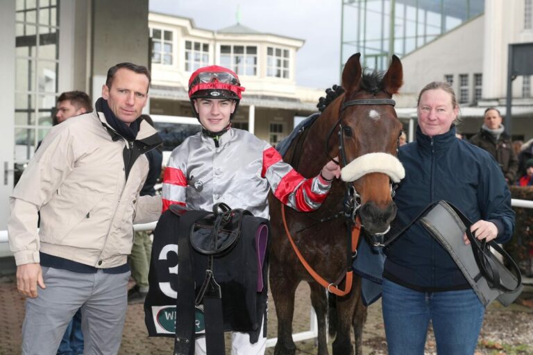 Mister Hollow hält Grewes Championatschancen zumindest am Leben