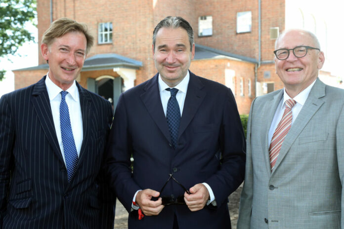 Hoppegarten, Gerhard Schoeningh, Gregor Baum und Dr. Michael Vesper (von links) im Portrait