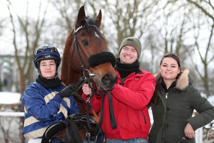 Mister Applebee und Team nach dem Sieg in Dortmund Mister Applebee und Team nach dem Sieg in Dortmund