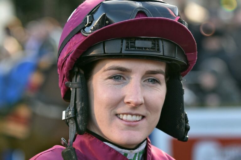 Rachael Blackmore auch auf der Flachen im Gruppe-Rennen vorne