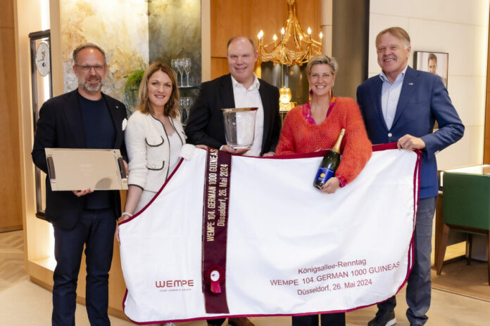 Niklas Drösser Andrea Höngesberg Dr Alexander Bethke-Jaenicke Andrea Greuner und Peter Wienen (v.li.) bei der PK