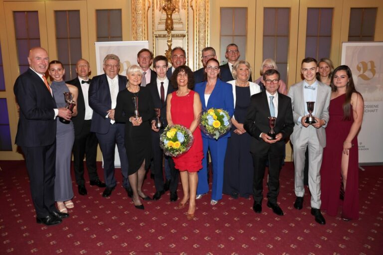 Stimmungsvolle Ehrung der Champions im Casino Baden-Baden