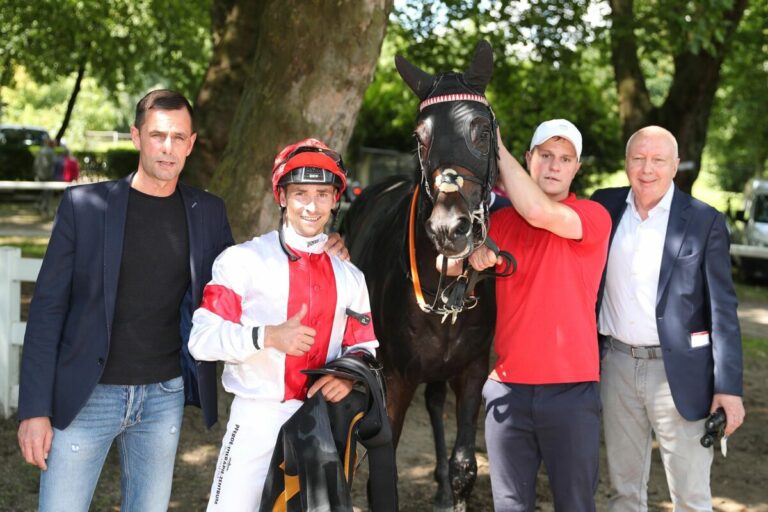 Mülheimer Trainingszentrale stark – Weiß mit Louvre siegreich