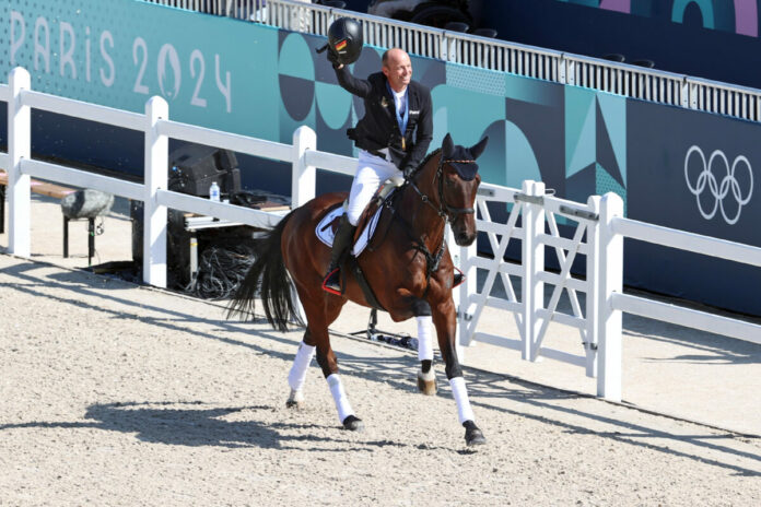 Ehrenrunde von Olympiasieger Michael Jung auf Chipmunk Foto: Sorge