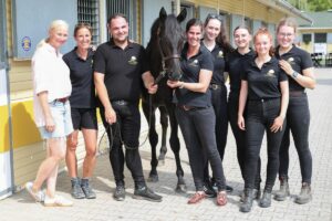 Das Brümmerhof-Team mit Del Maro