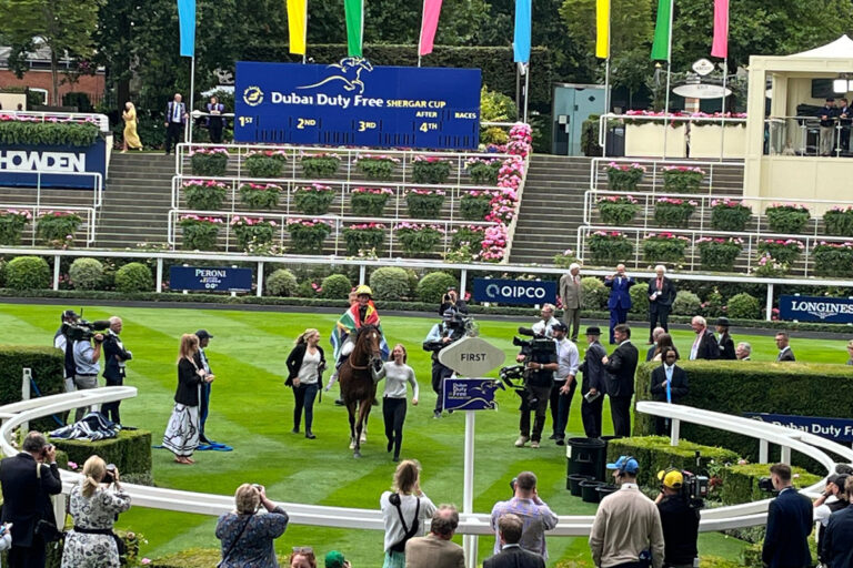 Rachel Venniker siegt im Shergar Cup Dash – Murzabayev ohne Punkte