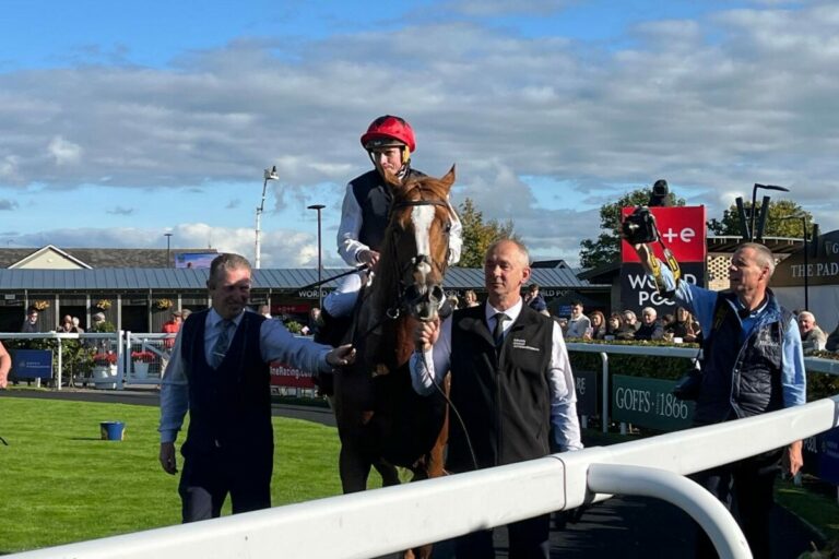 Nastaria und Waldadler (best turned out horse!) ohne Chance bei Kyprios-Sieg