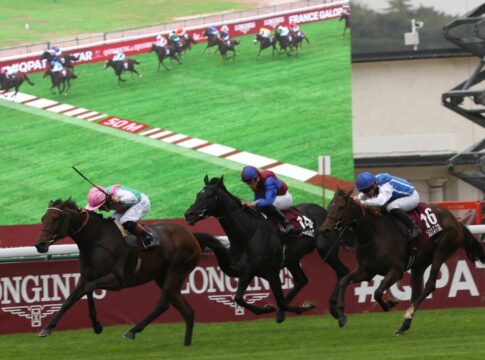 Bluestocking siegt unter Rossa Ryan im Qatar Prix de l'Arc de Triomphe, Gr.1