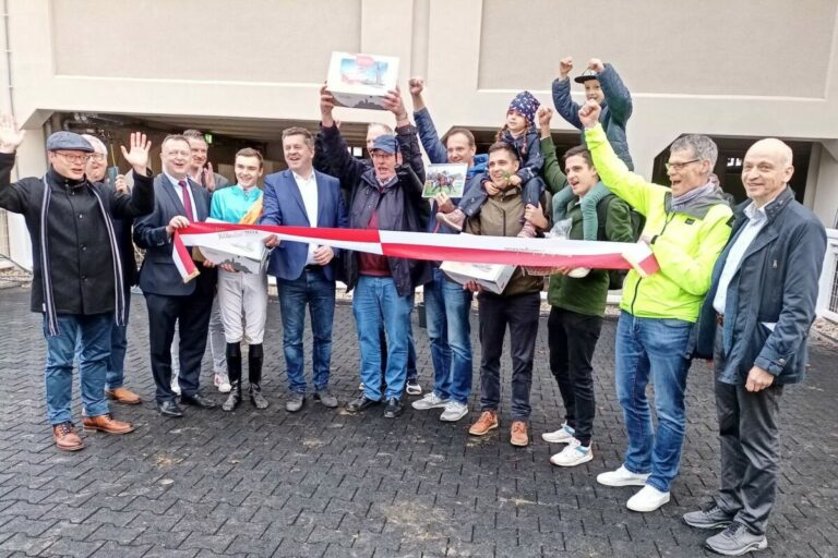 Ace of Spades ringt für 100 Freunde Favorit Mount Everest nieder