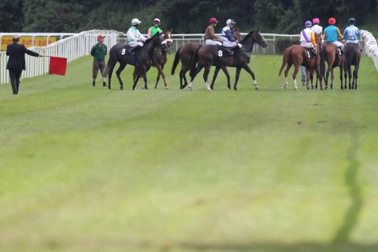 Sämtliche Rennen in Mülheim werden mit der Flagge gestartet