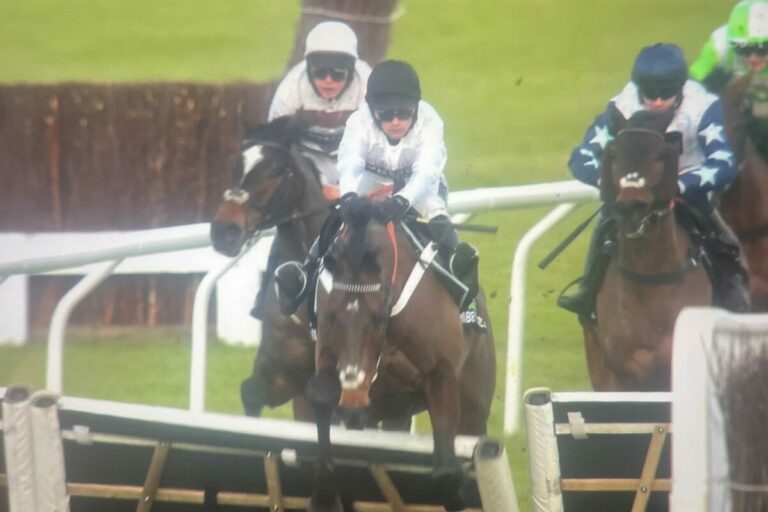 Schockmoment für Constitution Hill – Sieg 10 unter Dach und Fach