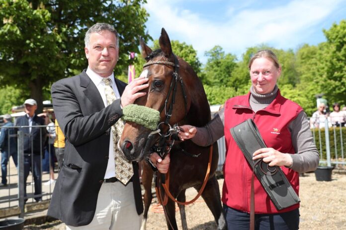 Züchter und Besitzer Christian Henze mit Namaron