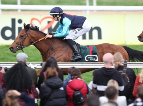 Espero siegt unter Hugo Boutin