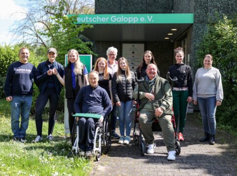 Sechs neue Amateur-Rennreiterinnen können ihre Lizenz einreichen