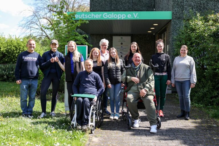 Sechs neue Amateur-Rennreiterinnen können ihre Lizenz einreichen