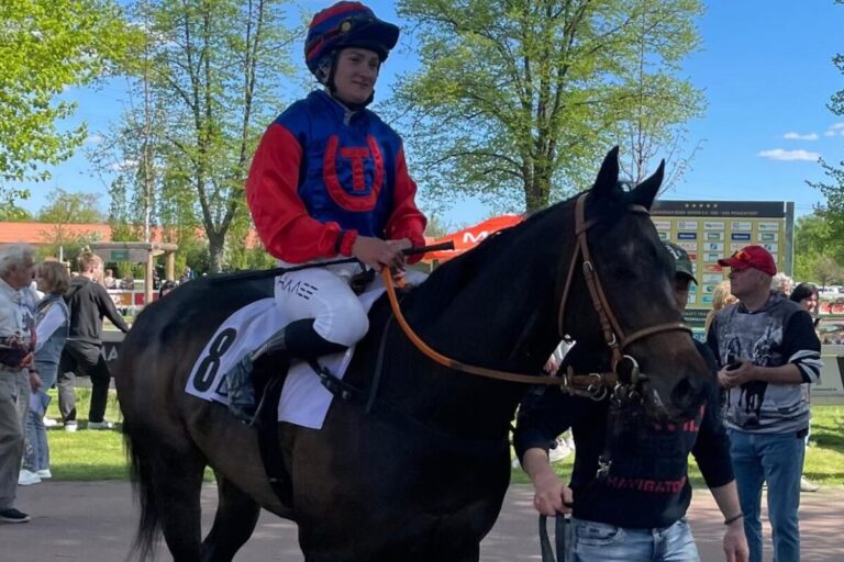 Auch Sarka Schütz feiert ersten Saisonsieg – Nero Imperator von der Spitze