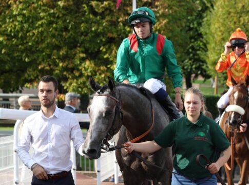 Sheradann siegt unter Mickael Barzalona