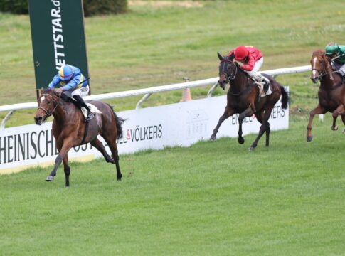 Nauplia siegt unter Eduardo Pedroza