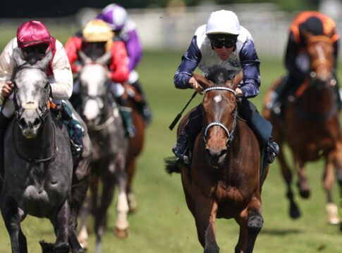Lady Charlotte siegt unter Adrie de Vries im Großer Preis der Burckhardt-Gruppe - Preis der Neuen Bult - Listenrennen