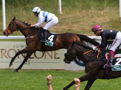 Luyu siegt unter Anna van den Troost