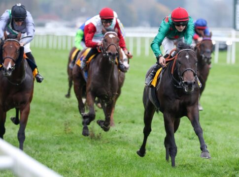 Square Carnot siegt unter Sibylle Vogt im Ferdinand Leisten-Memorial - Auktionsrennen