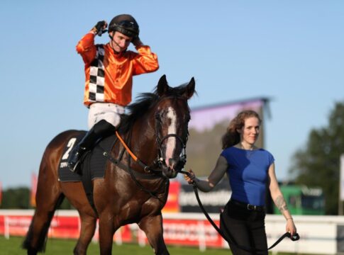 Adio siegt unter David Liska