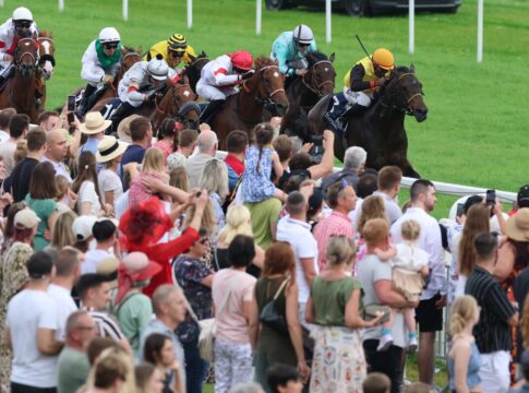 Am Sonntag kamen knapp 12.000 Besucher nach Iffezheim
