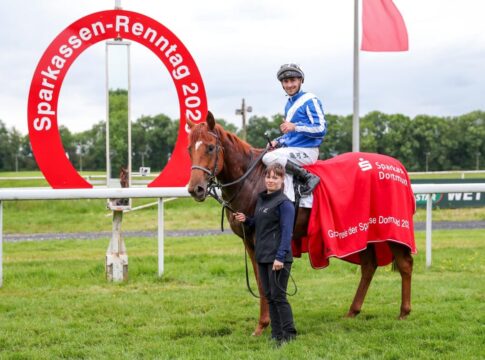 Calyx Rose siegt unter Rene Piechulek im Grosser Preis der Sparkasse Dortmund - Listenrennen