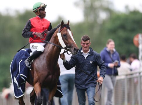 Delgardo unter Eduardo Pedroza und mit Seitenblender