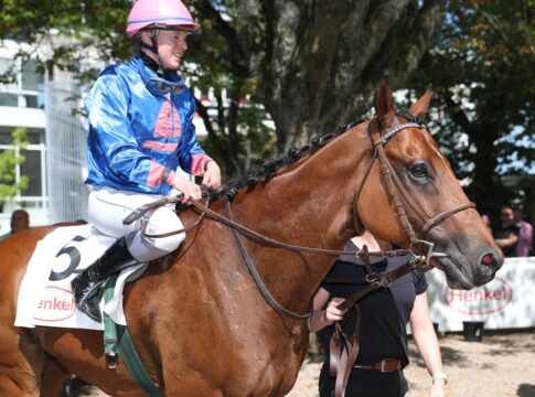 Poet's Realm siegt unter Silke Brüggemann