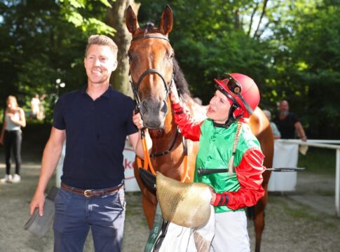 Crocus siegt unter Nina Baltromei