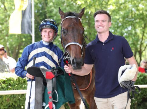 Glicourt siegt unter Senan Macredmond