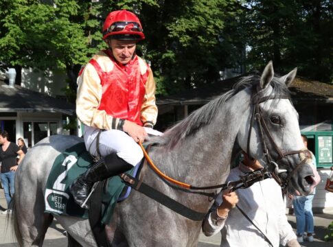 Amazing Luna siegt unter Wladimir Panov