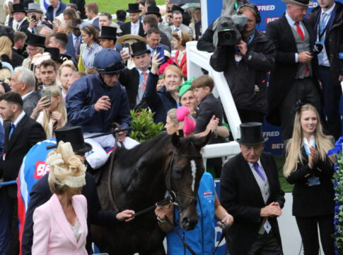 SpW25Epsomderby Lambourn und Wayne Lordan in der winner´s enclosure Foto hemke EY5B8088