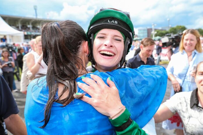 Nina Baltromei nach dem Derbysieg mit Hochkönig