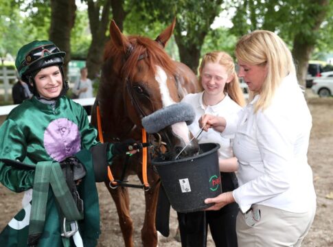 Murray siegt unter Nina Baltromei