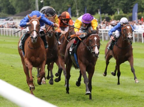 Santagada siegt unter Andrasch Starke im Japan Racing Association Trophy Hamburger Stuten Meile, Gr.3