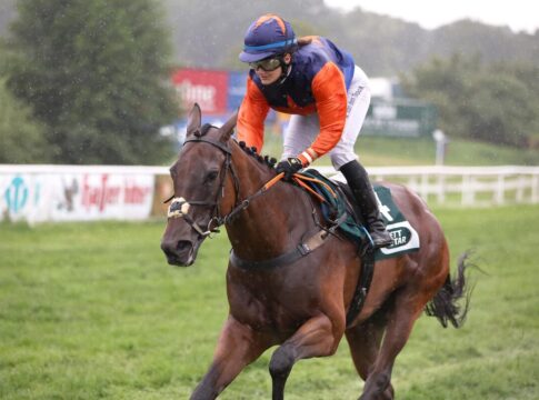 Treasure Storm siegt unter Anna van den Troost