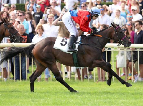 War Bride siegt unter Nina Baltromei